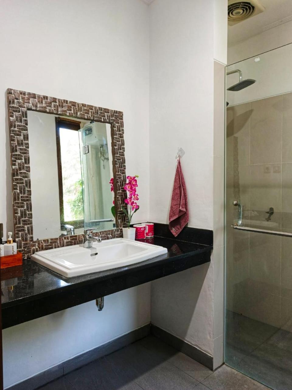 Villa Malathi Homey House With View