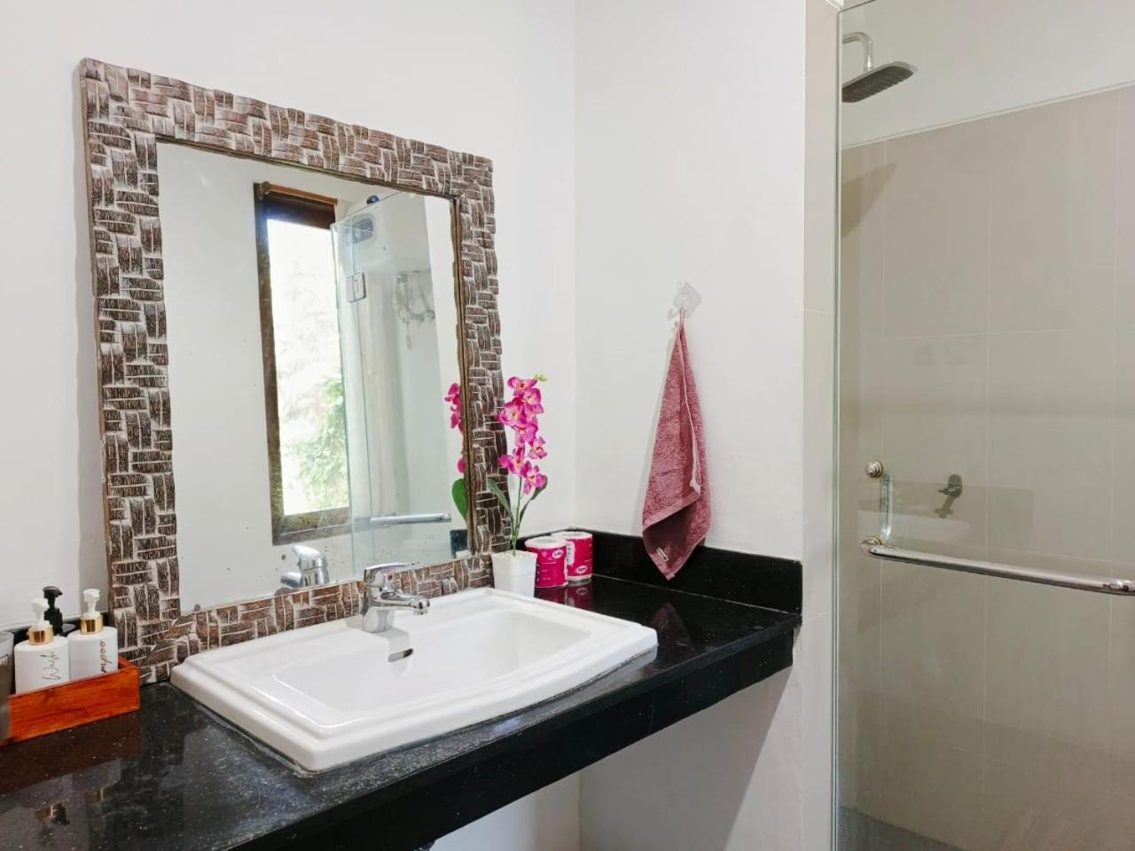 Malathi Homey House With View